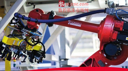 全球最大的機器人企業(yè)之一意大利柯馬公司亮相深圳機械展 全球最大的機器人企業(yè)之一意大利柯馬公司亮相深圳機械展
