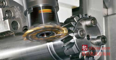  InvoMilling方法將槽銑和車銑工序組合到一起。 采用相同的刀具能夠加工任意螺旋角的齒輪，包括漸開線和非漸開線輪廓。 具體的切削次數取決于齒輪尺寸和所使用刀具的尺寸。